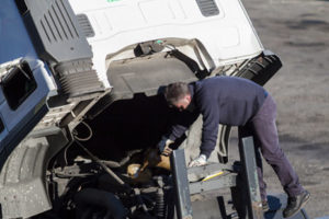 Lyons Auto Air Conditioning and Auto Electrical | scheduled-truck-maintenance